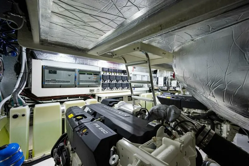 Greyhound Yacht Photos Pics 2020 Riviera 5400 Sport Yacht - Image 84