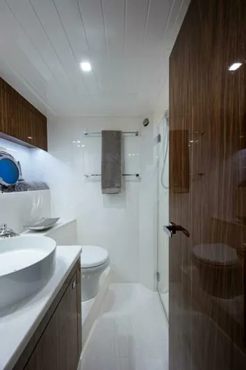 Greyhound Yacht Photos Pics 2020 Riviera 5400 Sport Yacht - Image 69