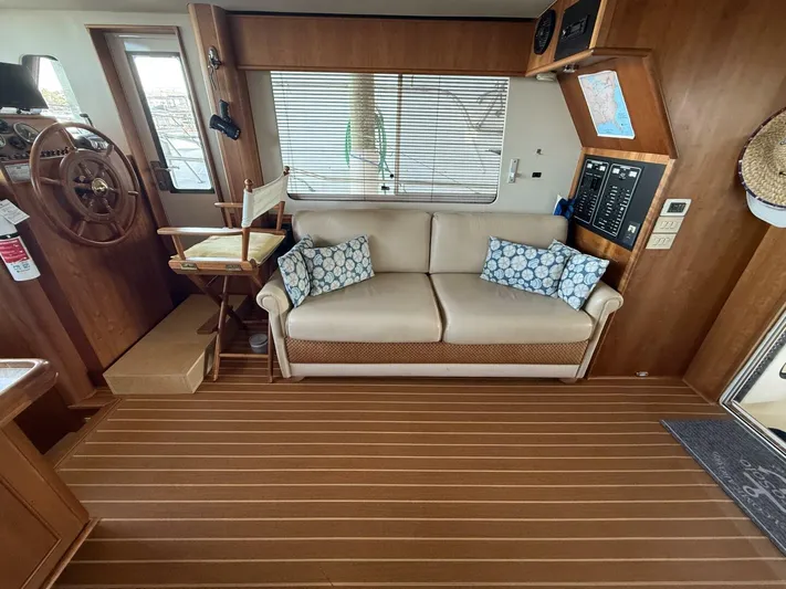  Yacht Photos Pics 2006 Mainship Trawler - Image 26