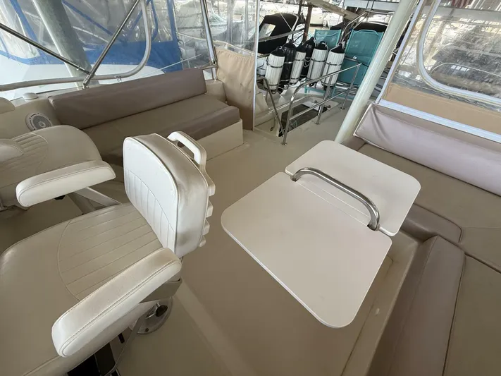  Yacht Photos Pics 2006 Mainship Trawler - Image 46