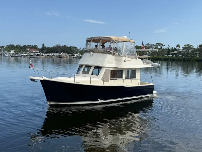  Yacht Photos Pics 2006 Mainship Trawler - Image 8