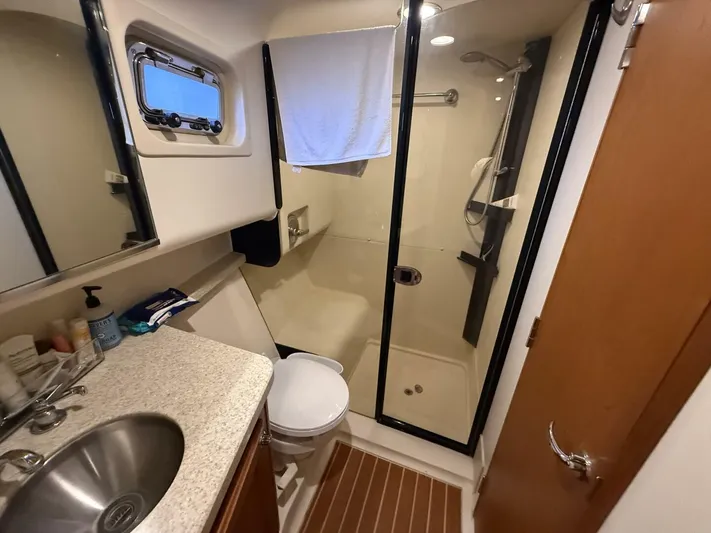  Yacht Photos Pics 2006 Mainship Trawler - Image 41