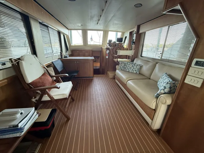  Yacht Photos Pics 2006 Mainship Trawler - Image 22