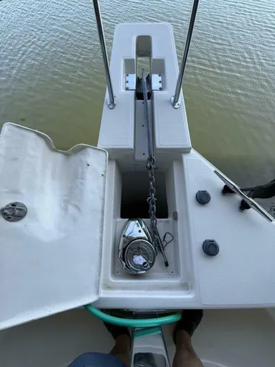  Yacht Photos Pics 2006 Mainship Trawler - Image 52