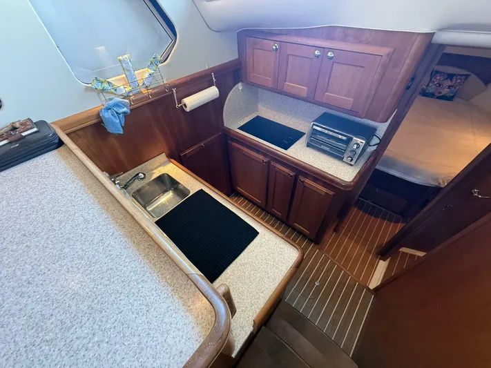  Yacht Photos Pics 2006 Mainship Trawler - Image 31