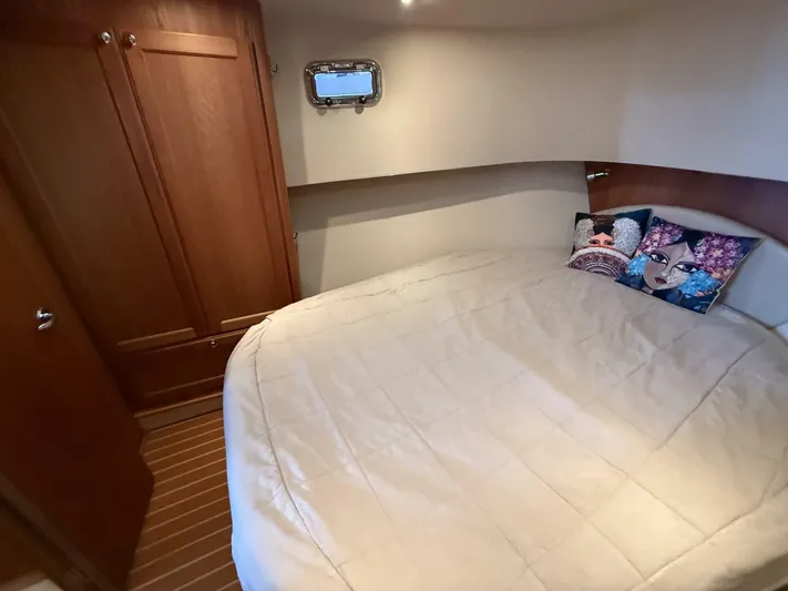  Yacht Photos Pics 2006 Mainship Trawler - Image 37