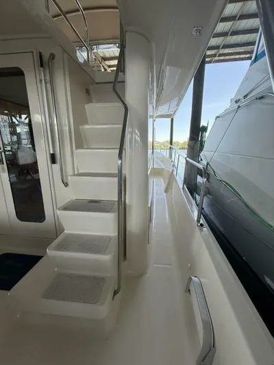  Yacht Photos Pics 2006 Mainship Trawler - Image 17