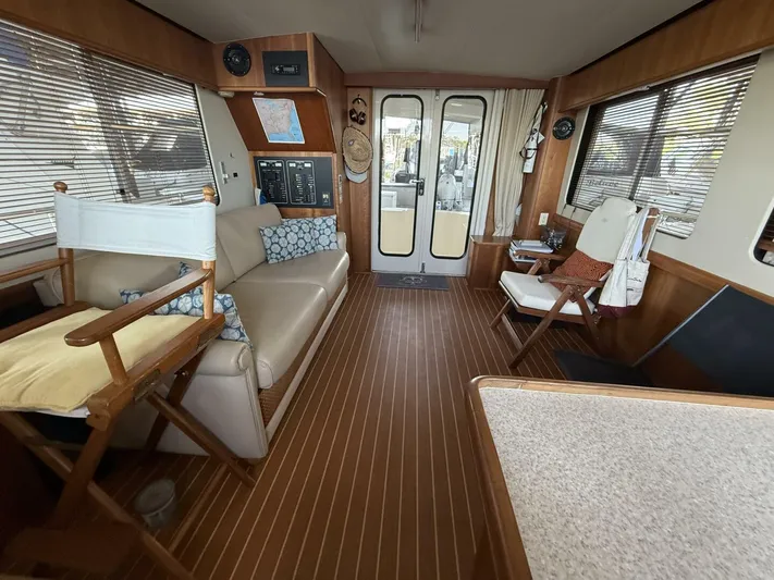  Yacht Photos Pics 2006 Mainship Trawler - Image 25