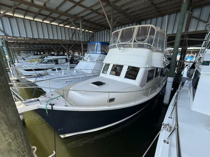  Yacht Photos Pics 2006 Mainship Trawler - Image 15