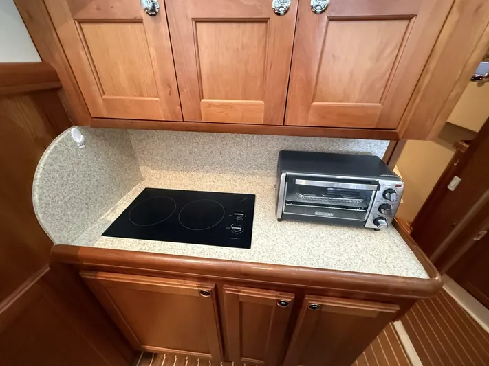  Yacht Photos Pics 2006 Mainship Trawler - Image 34