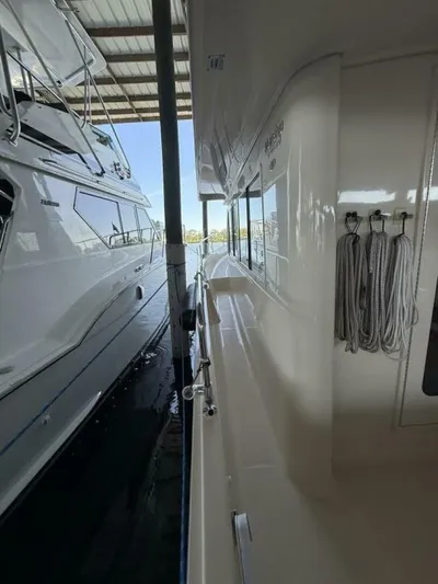  Yacht Photos Pics 2006 Mainship Trawler - Image 50