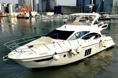 Azimut 54 Fly