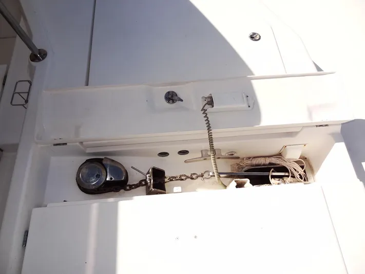 Makin Wind Yacht Photos Pics Anchor chain and winch system on a 2017 Leopard 51 Powercat.