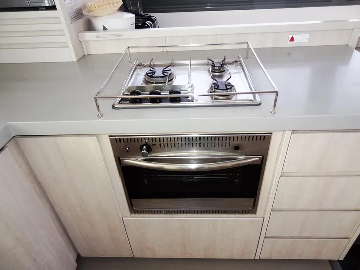 Makin Wind Yacht Photos Pics 