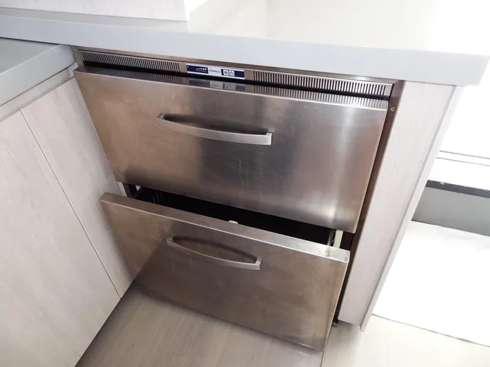 Makin Wind Yacht Photos Pics 