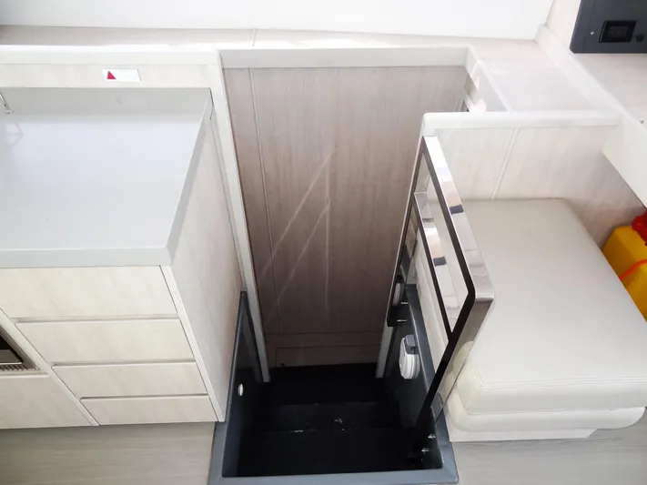 Makin Wind Yacht Photos Pics 