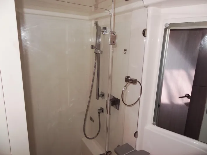 Makin Wind Yacht Photos Pics 