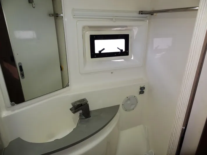 Makin Wind Yacht Photos Pics 