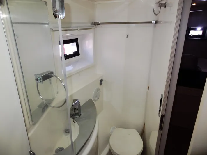 Makin Wind Yacht Photos Pics 