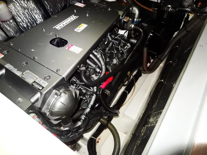 Makin Wind Yacht Photos Pics 