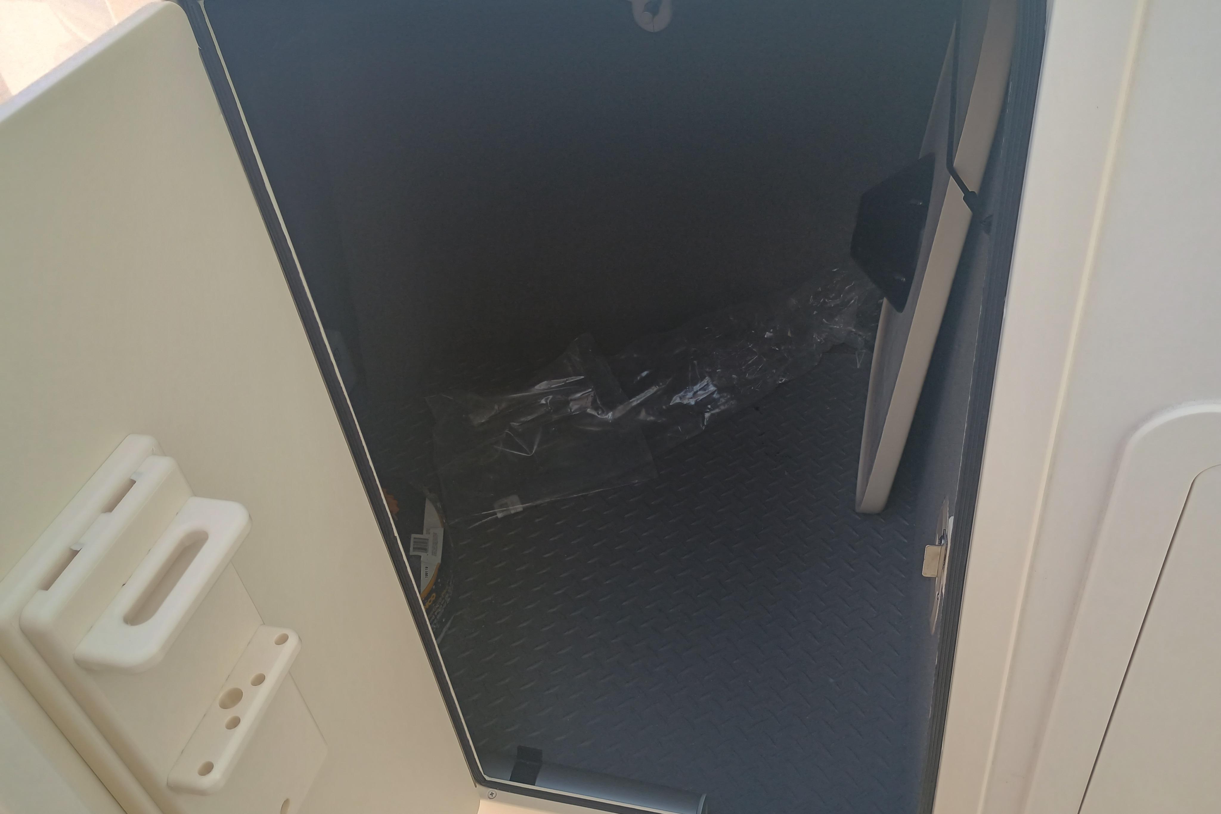 2025 Grady-White Canyon 456 - Image 10