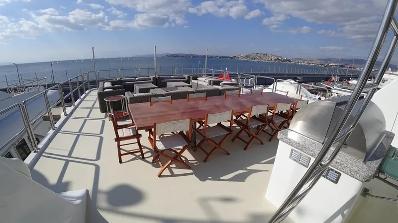 Sea Breeze Yacht Photos Pics 