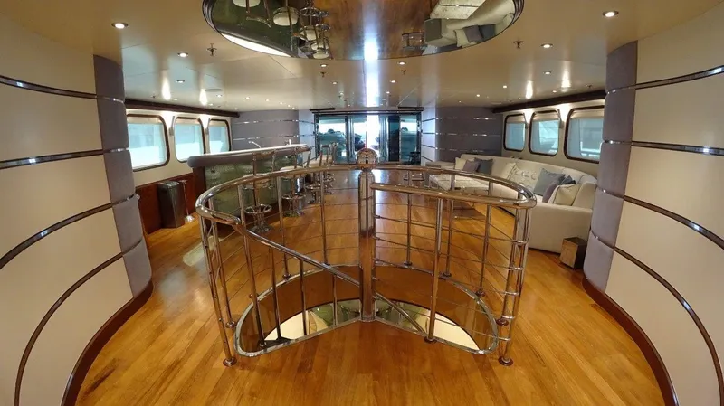 Sea Breeze Yacht Photos Pics 