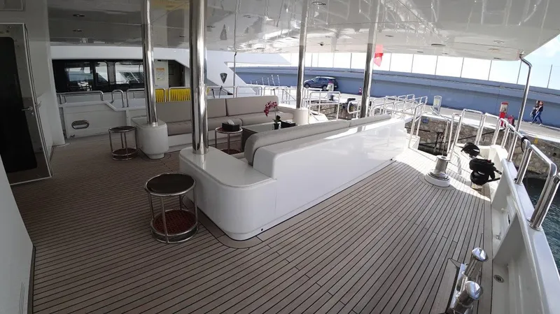 Sea Breeze Yacht Photos Pics 