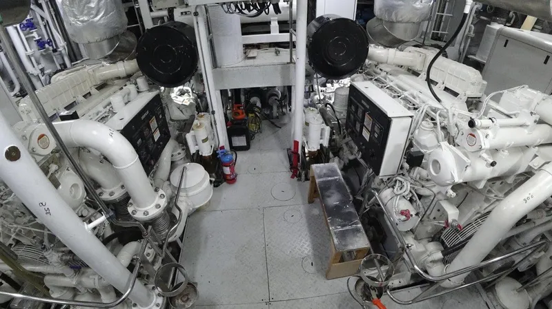 Sea Breeze Yacht Photos Pics 