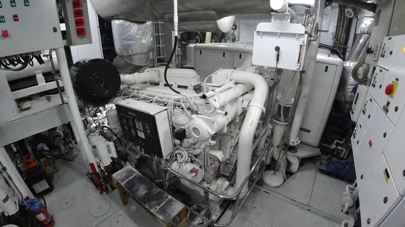 Sea Breeze Yacht Photos Pics 