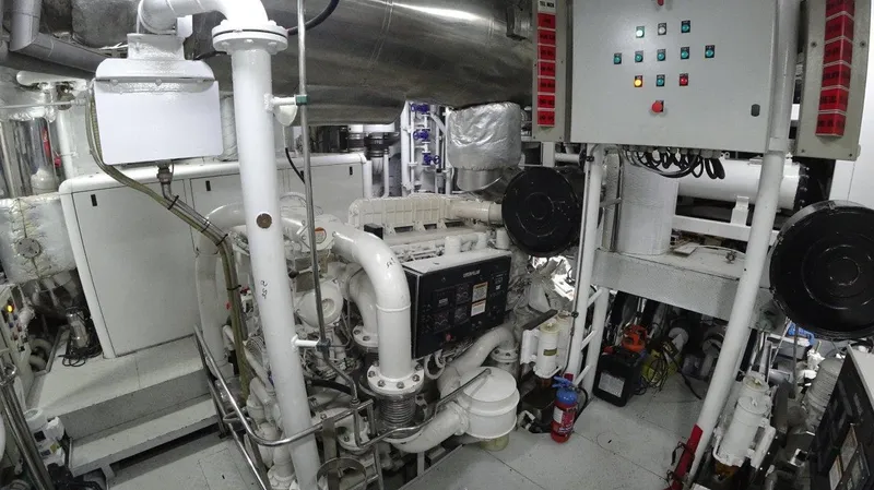 Sea Breeze Yacht Photos Pics 