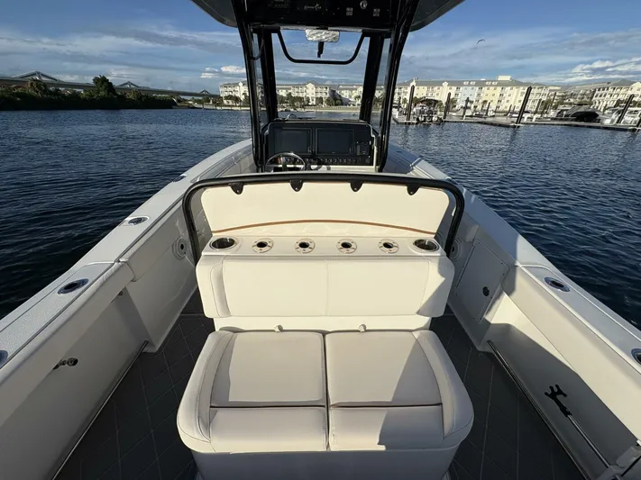  Yacht Photos Pics 2020 Sea Hunt Gamefish 27 - Image 10