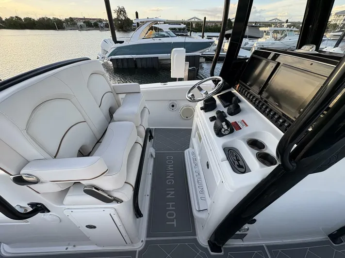  Yacht Photos Pics 2020 Sea Hunt Gamefish 27 - Image 12