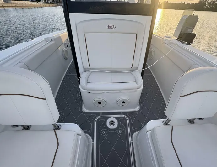  Yacht Photos Pics 2020 Sea Hunt Gamefish 27 - Image 28