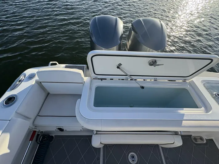  Yacht Photos Pics 2020 Sea Hunt Gamefish 27 - Image 11