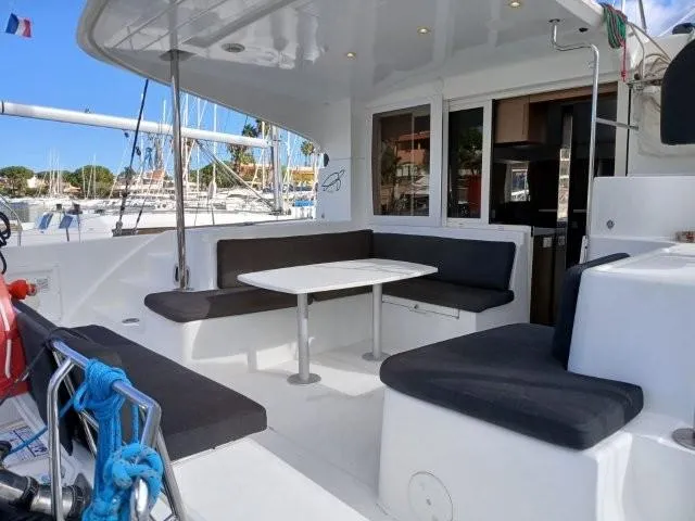 Azurro III Yacht Photos Pics Lagoon 40