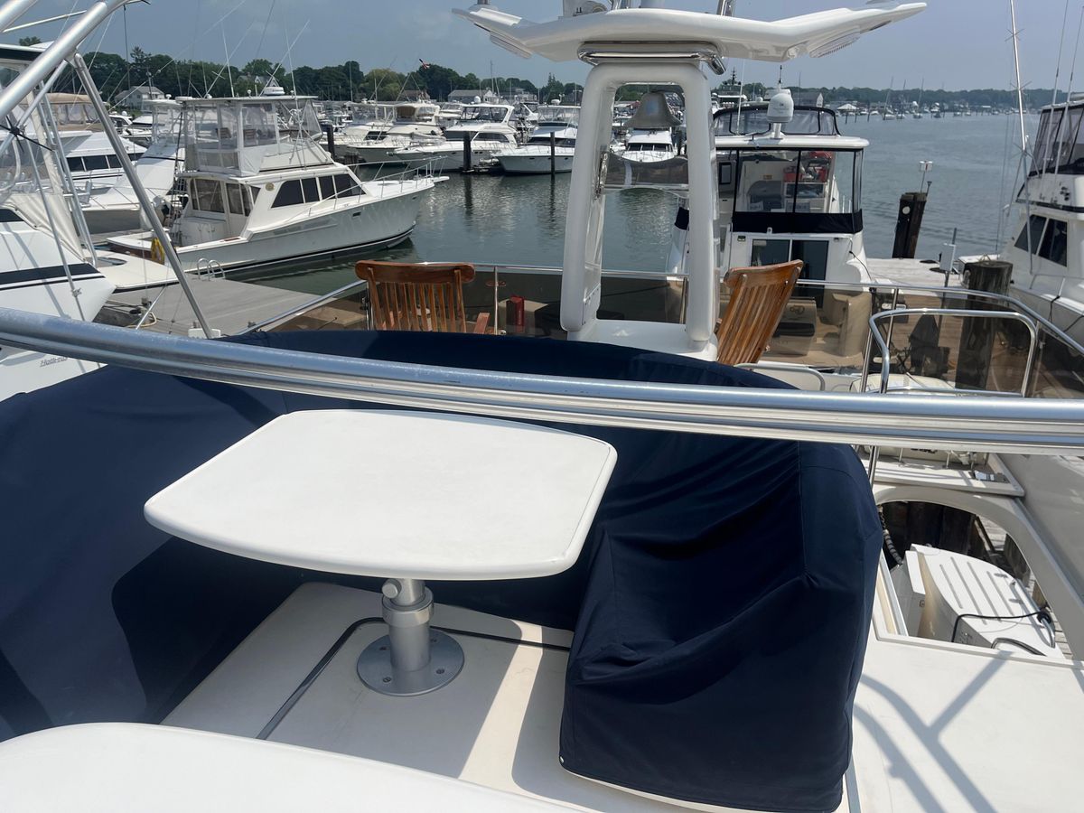 2000 Princess 64 