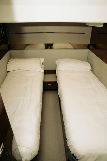 Amaray Yacht Photos Pics 