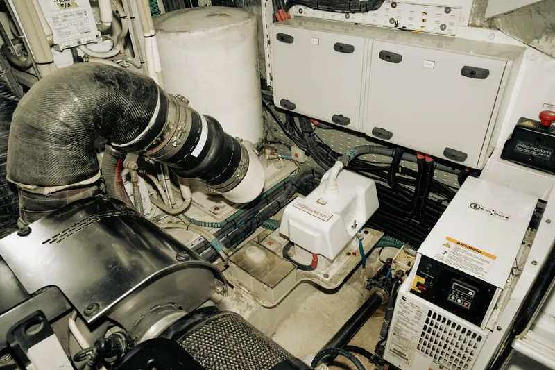 Amaray Yacht Photos Pics 