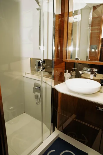 Amaray Yacht Photos Pics 