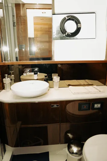 Amaray Yacht Photos Pics 