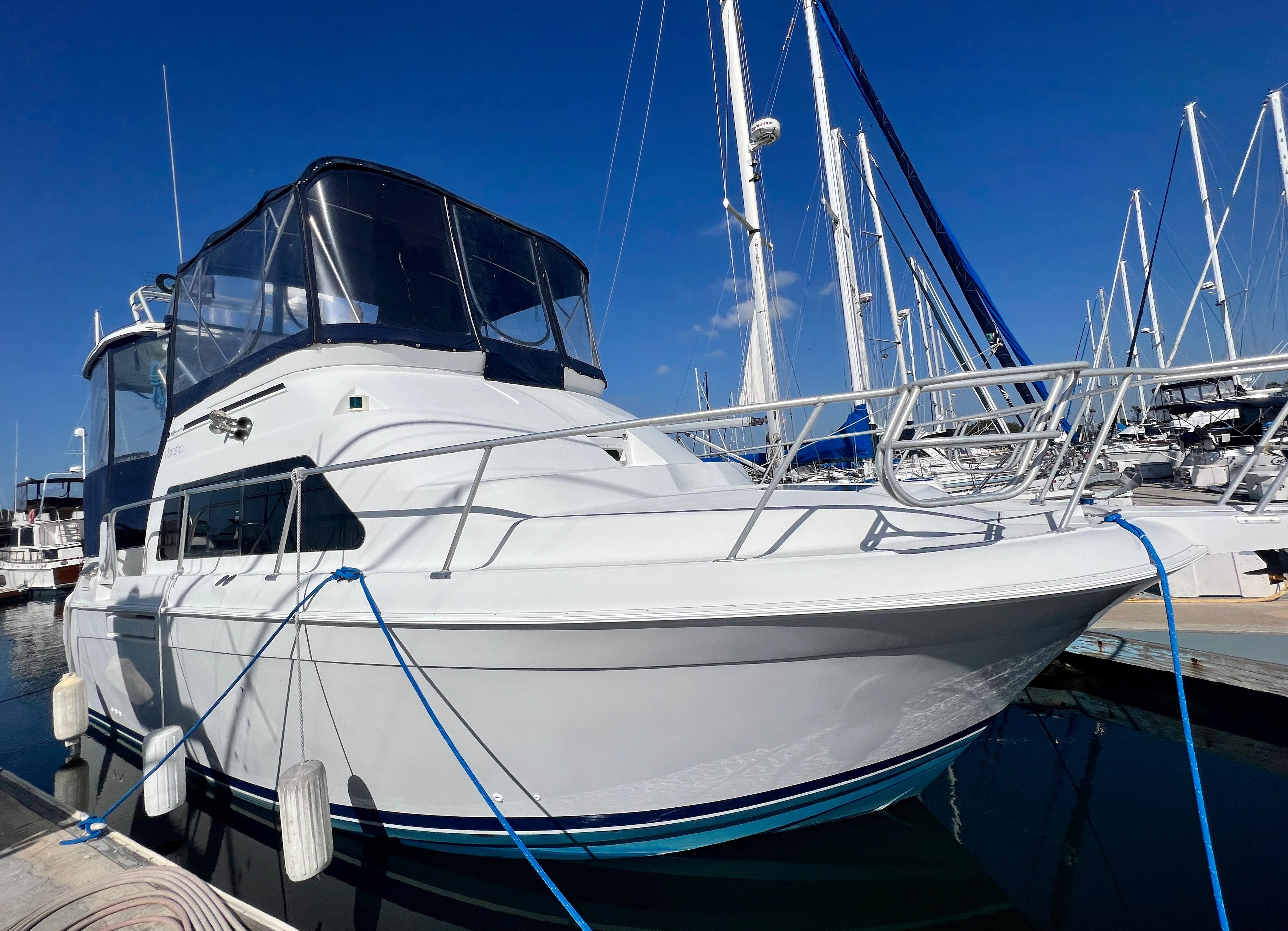 mainship 34 motor yacht review