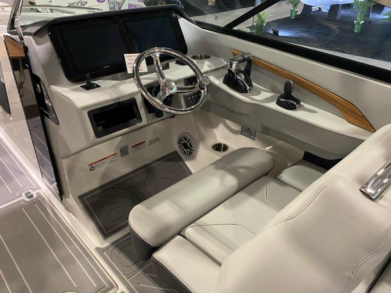 2025 Regal LX9 Bowrider for sale YachtWorld