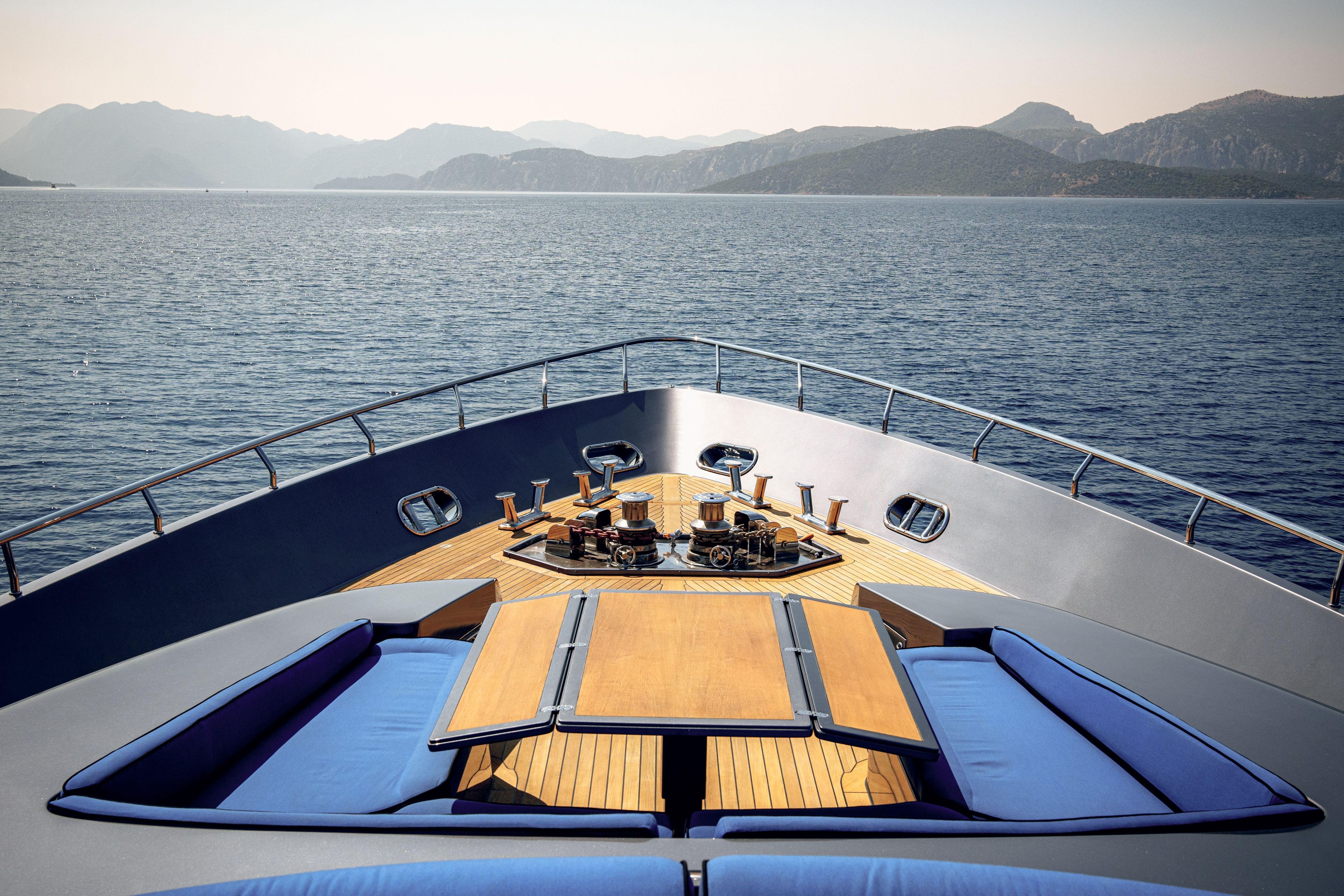 Yacht