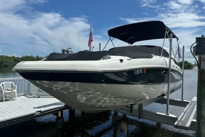 Hurricane 2400 SunDeck OB