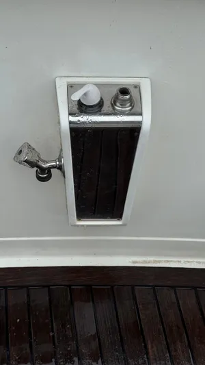 Bee Haven Yacht Photos Pics Fleming 65 Pilothouse Motor Yacht 2006 deck faucet and hose connection.