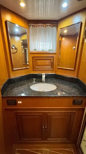 Bee Haven Yacht Photos Pics 