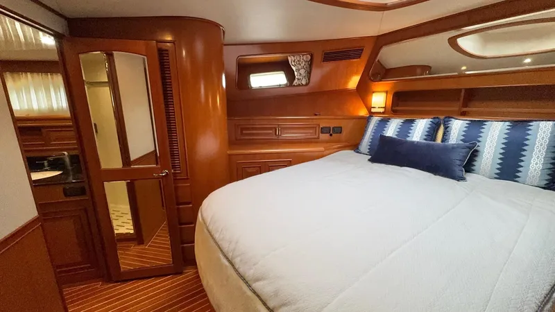 Bee Haven Yacht Photos Pics 