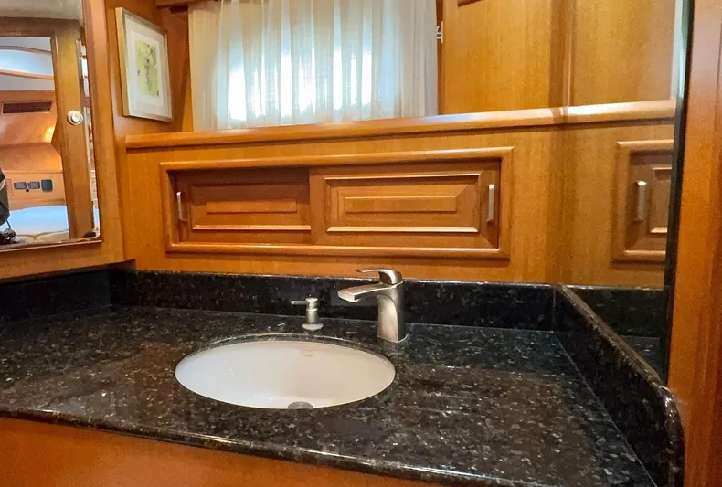 Bee Haven Yacht Photos Pics 