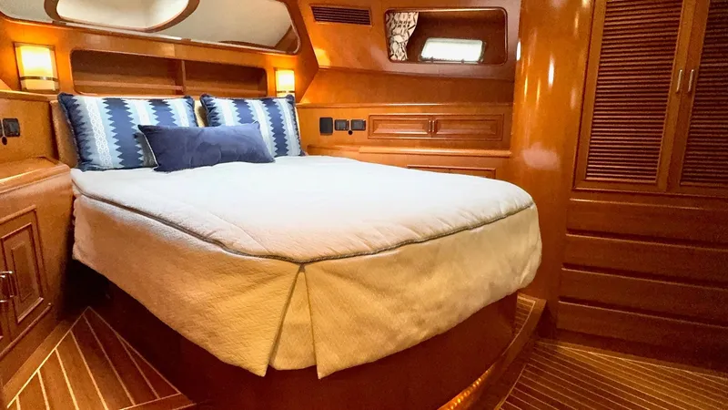 Bee Haven Yacht Photos Pics 